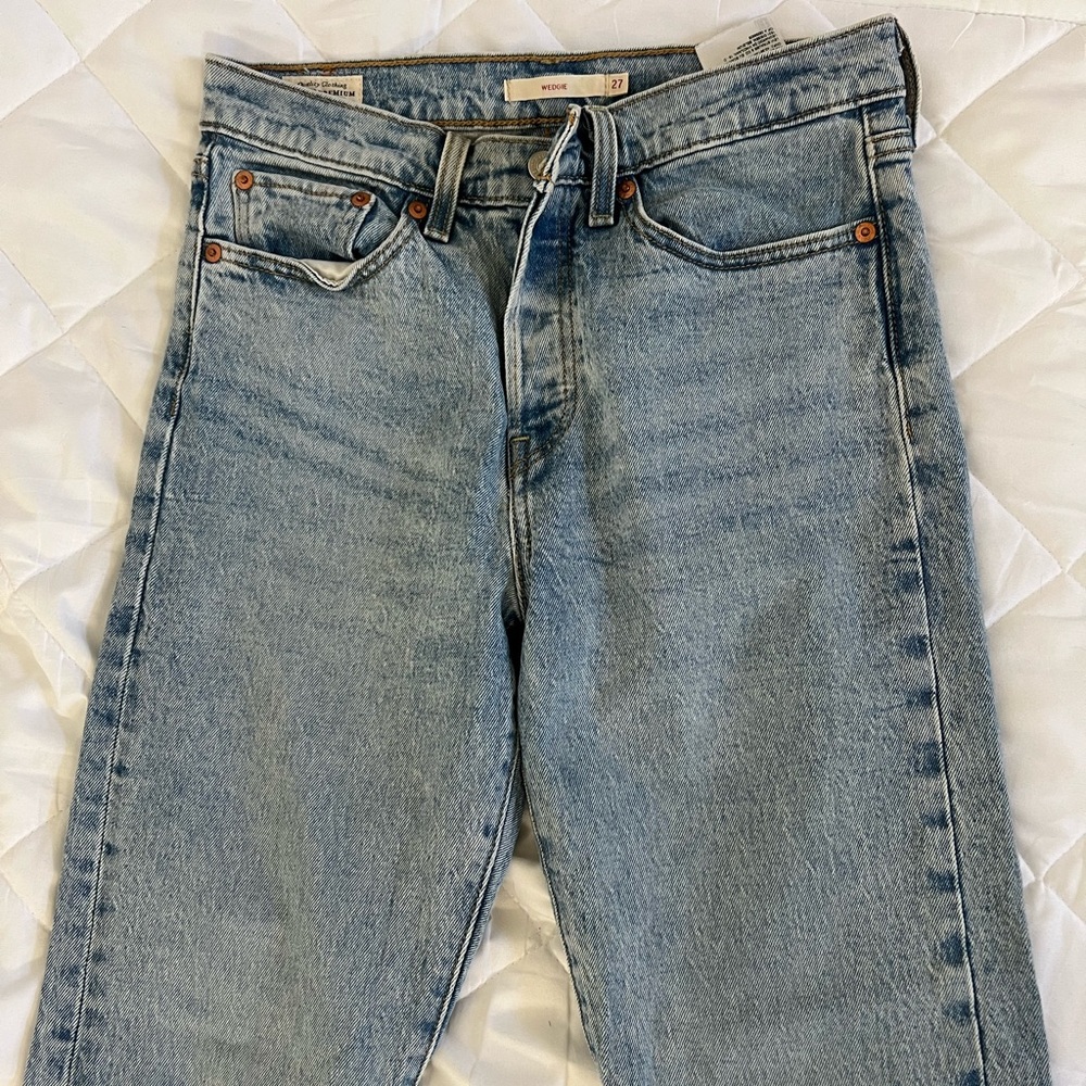 Levi's Wedgie Straight Jeans - Picture 3 of 4
